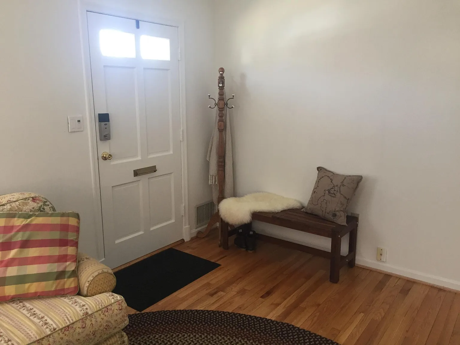 3 bed, 1170 sqft, $2,600 — Photo 2