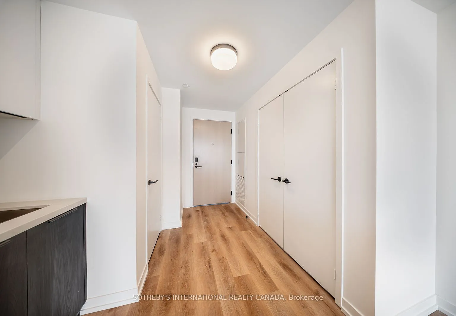 1 bed, $2,905 — Photo 2