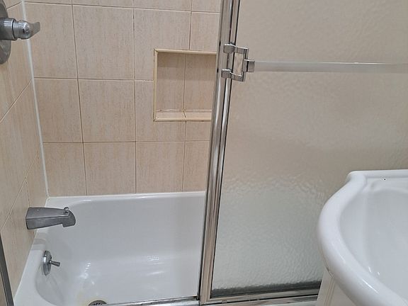 2nd image of 216 W 100th St APT 923