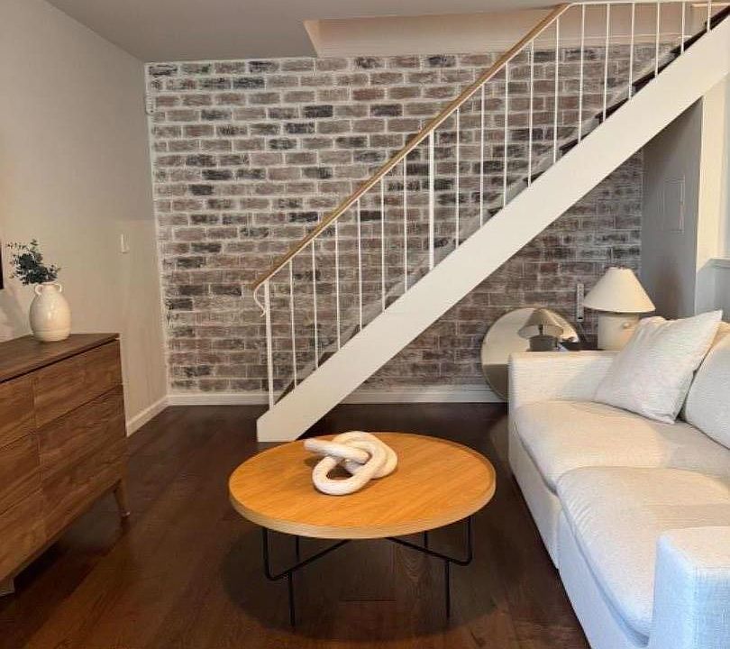 1st image of 5577 Spinnaker Dr APT 3