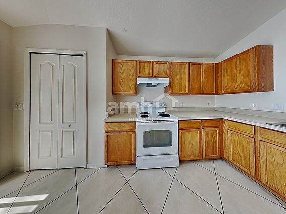 4th image of 1611 Marsh Wood Dr