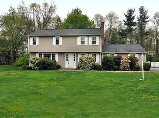 32 Kitcher Ct, Trumbull, CT 06611