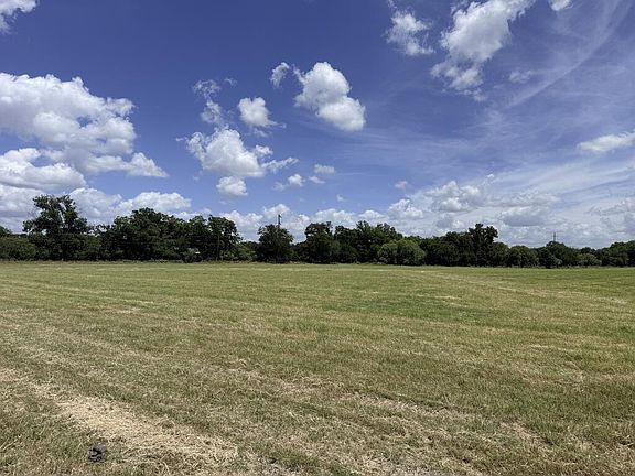 3rd image of Pankratz Rd