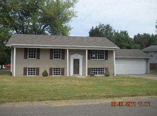 2203 Greenbriar Dr, Henderson, KY 42420