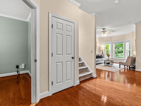 5th image of 305 Chapel Valley Ln