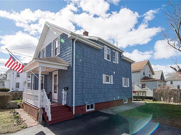 4th image of 32 Washburn Ave