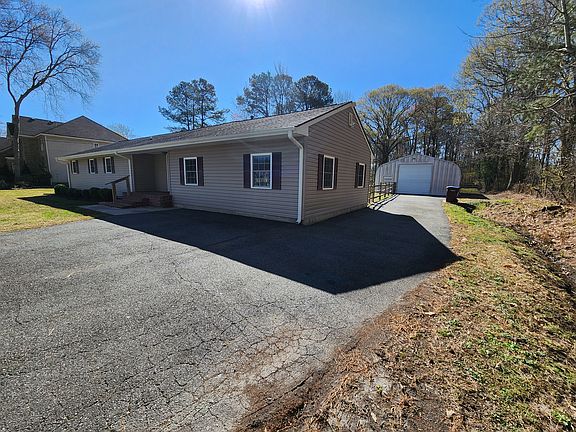 2nd image of 924 Scenic Blvd