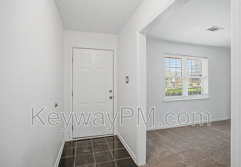 3420 Linderwood Dr — Photo 4