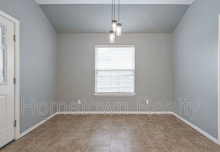 11521 SW 24th St — Photo 5