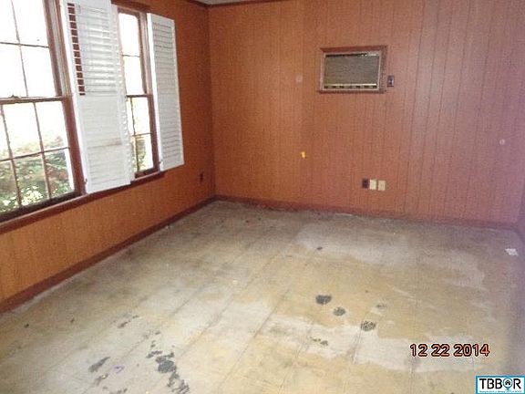 3rd image of 1300 N Davis Ave