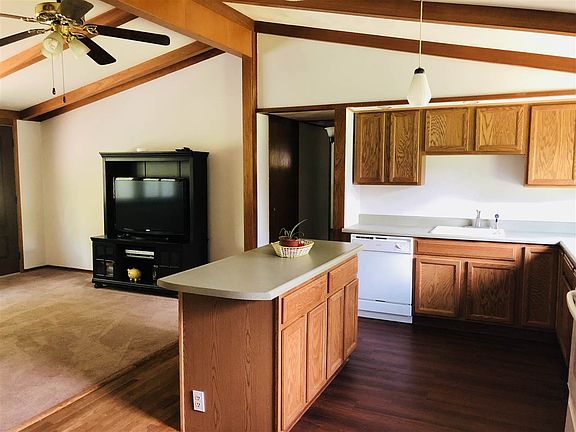 2nd image of 220 W Lincoln Ave