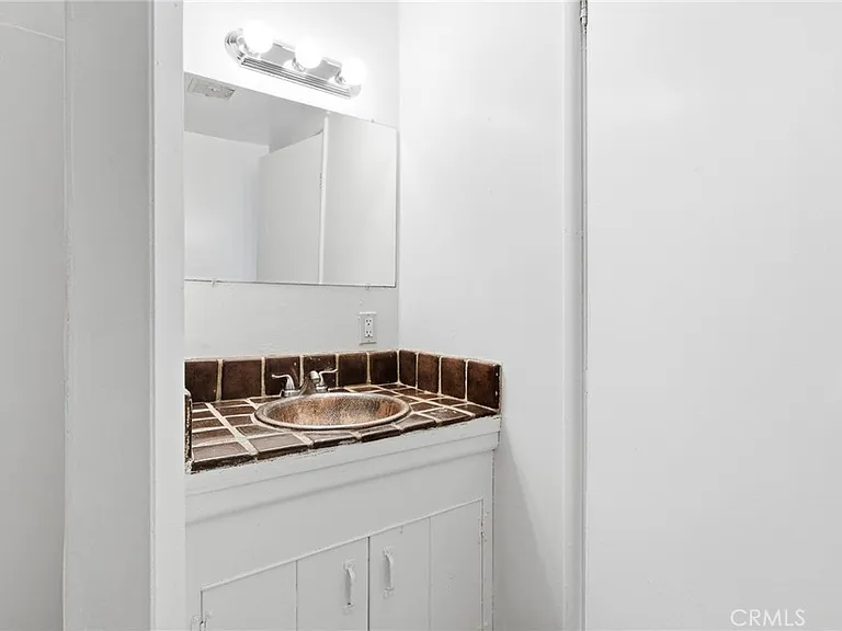 40861 Whittier Ave — Photo 15