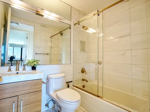 255 East 49th Street image 12 of 16