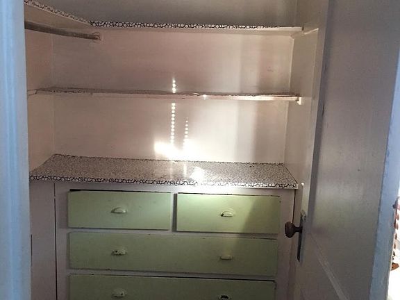 5th image of 4031 W Newport Ave #2