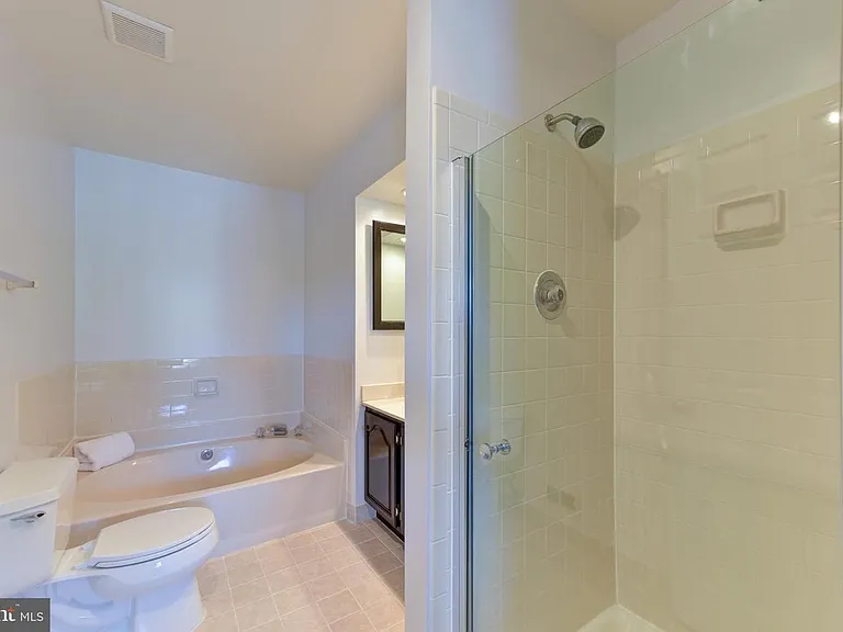 6801 McLean Province Cir — Photo 27