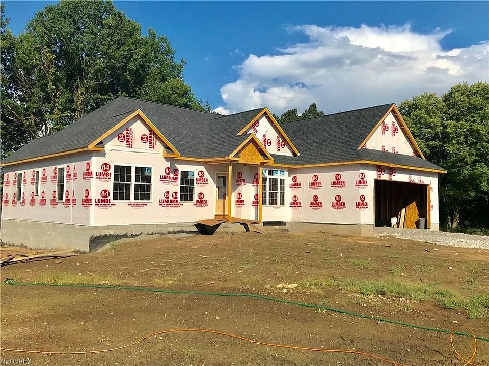 2nd image of 910 Elaine Ct