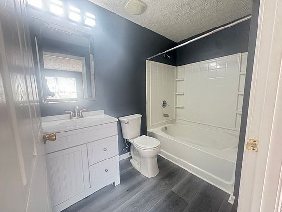 5th image of 3211 Fairington Dr #3211