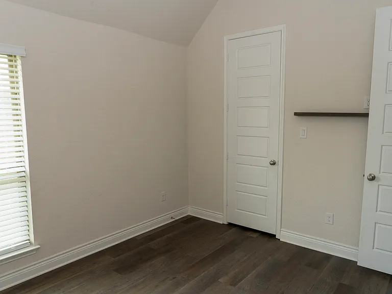 Guest bedroom 1