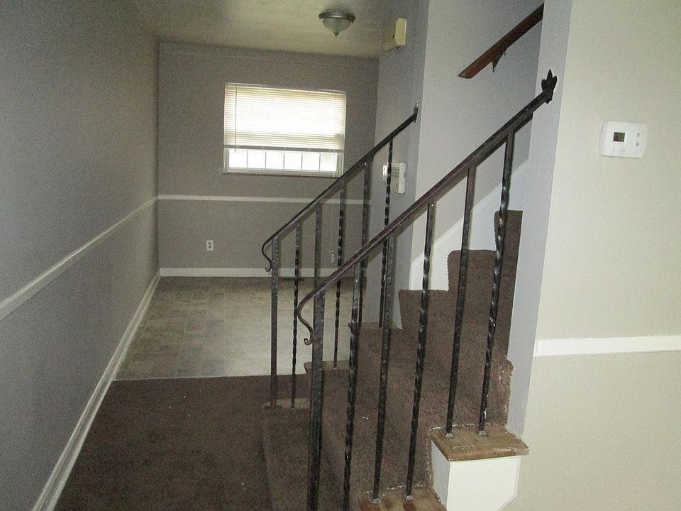 1st image of 406 Mayfair Blvd