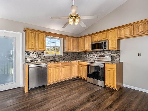 4th image of 1931 Meadow Springs Ct