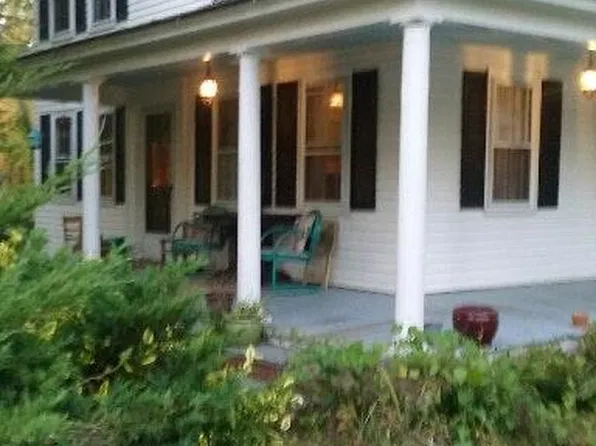 10 Pleasant St, Deep River, CT 06417