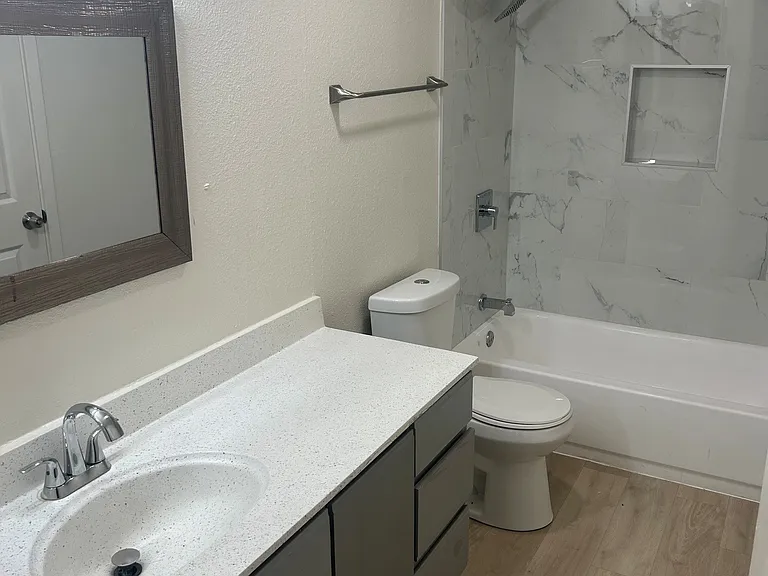 Monterey Valley Apartments — Photo 6