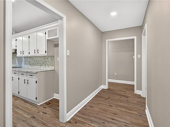 3rd image of 37485 Pine St