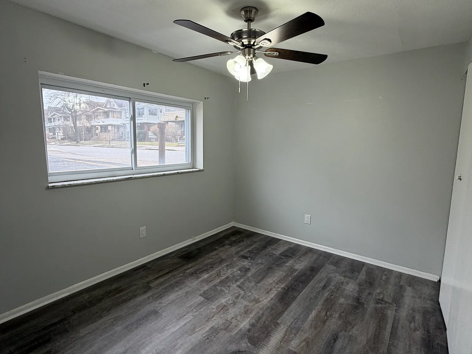 2 bed, $1,000 — Photo 4