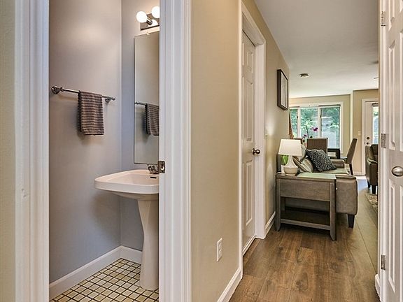 5th image of 575 Bridge Rd Unit 13-4