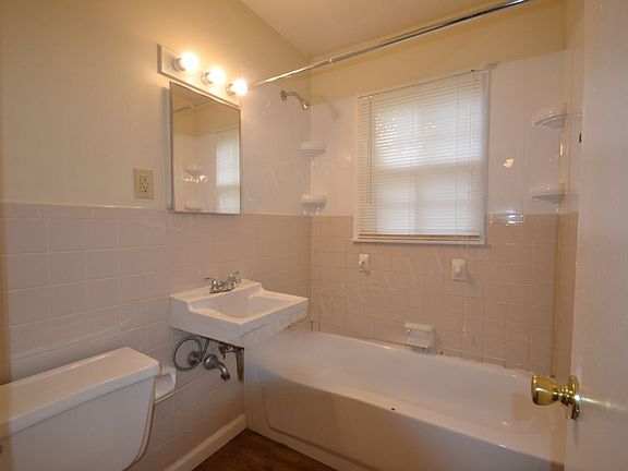 3rd image of 316 N Wilson Ave APT 4