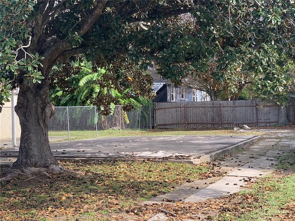 2nd image of 7917 Burke Rd