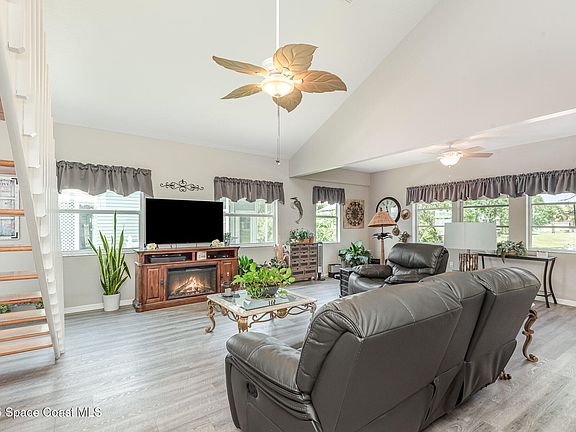 5th image of 503 Twin Lakes Dr
