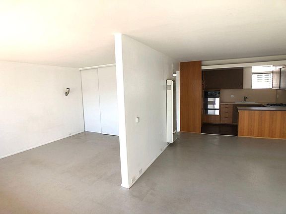 3rd image of 6847 Radford Ave #5