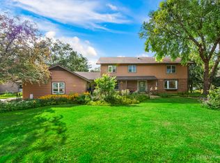 3305 Cardinal Ln, Woodstock, IL 60098