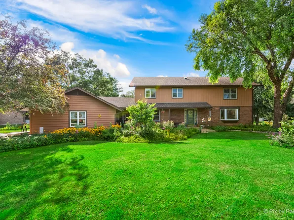 3305 Cardinal Ln, Woodstock, IL 60098