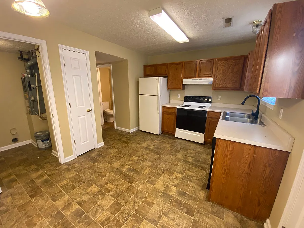 Building Photo - 160 Coachman Ct