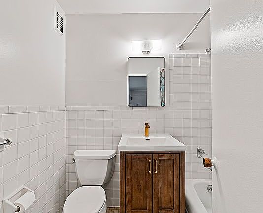 5th image of 90 Gold St APT 5A