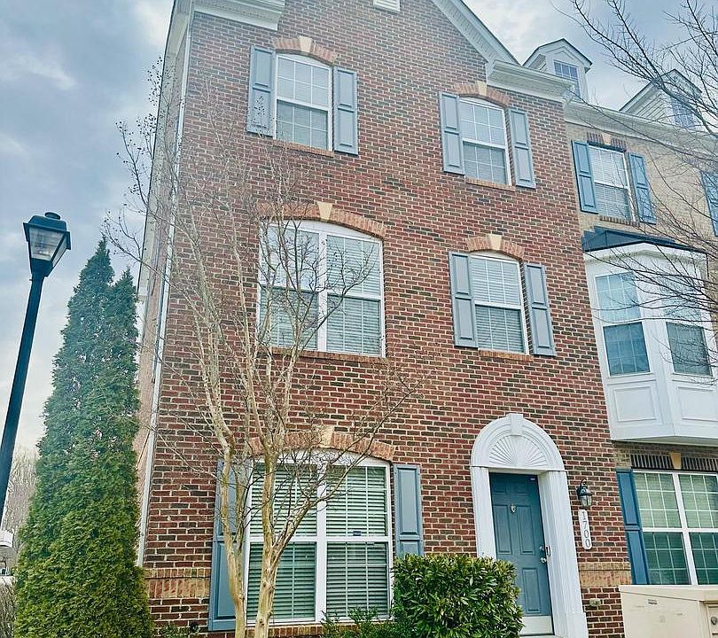 1st image of 1700 Walcott Ln #1