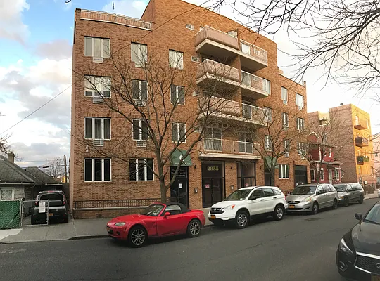 Sold by Mill Realty Group Inc. | media 4