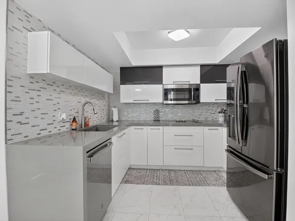 4310 Village Dr Unit D, Delray Beach, FL 33445