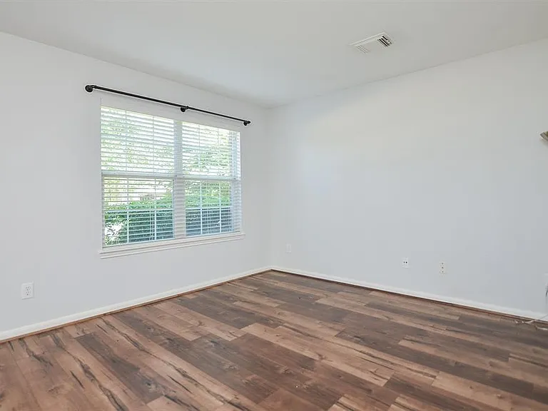 2219 Gable Hollow Ln — Photo 10