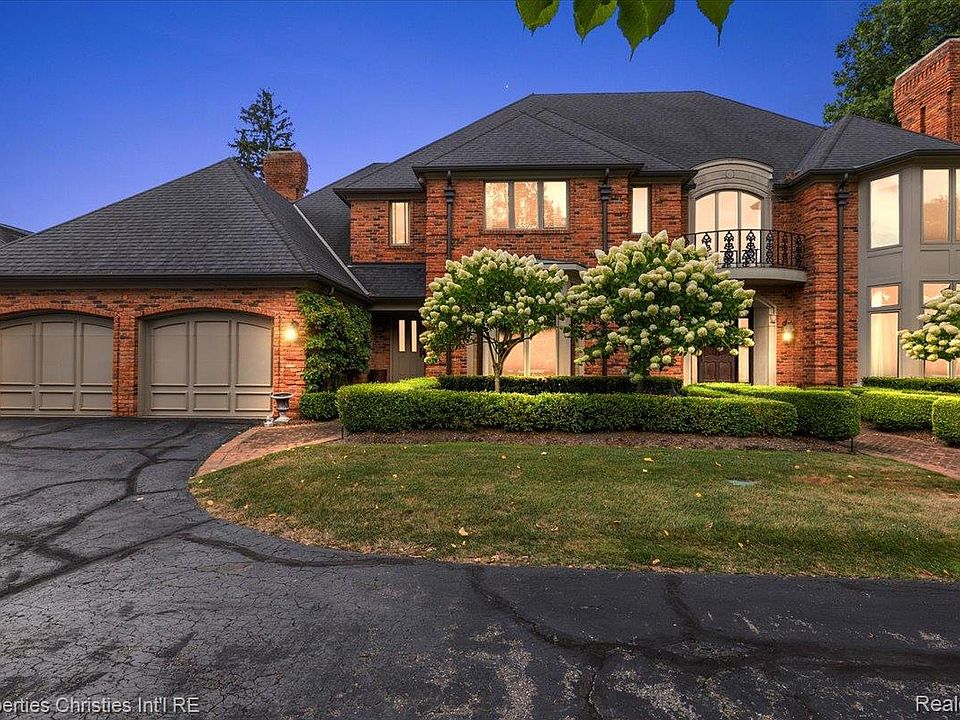 1st image of 1 Provencal Rd