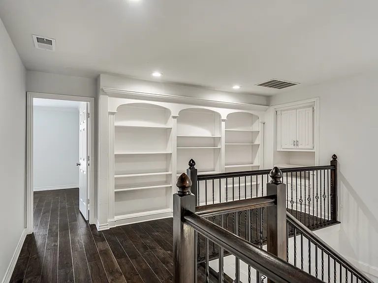 5308 Brougham Ln — Photo 5