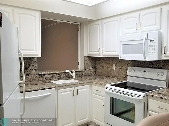 5th image of 2208 S Cypress Bend Dr APT 101