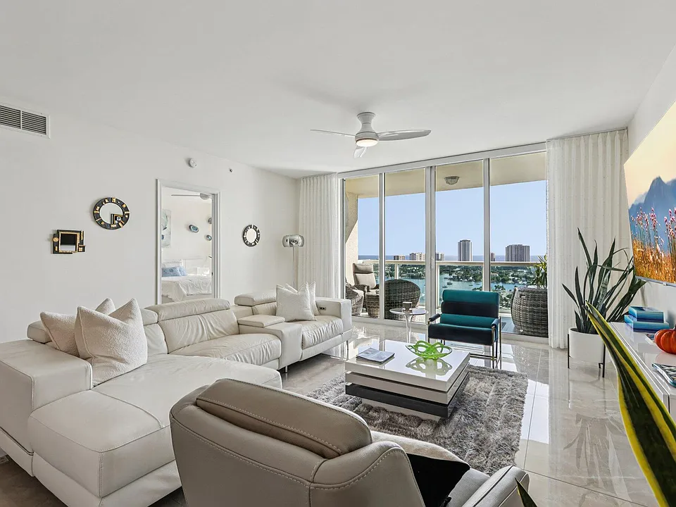 2640 Lake Shore Dr #2312