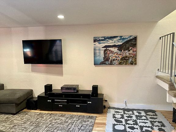 4th image of 2767 Harbor Blvd