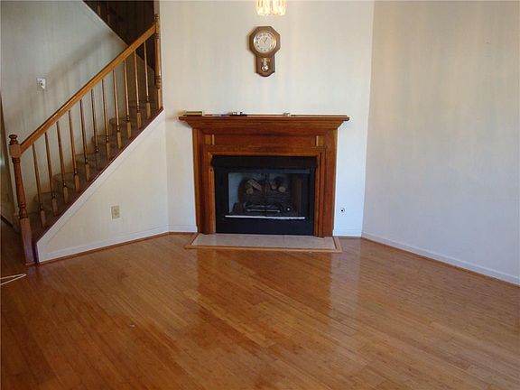 2nd image of 6616 Sevenoaks Dr