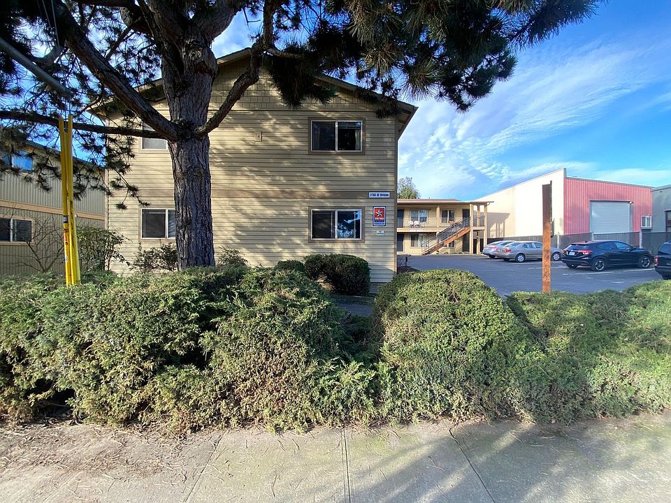 1st image of 2703-2723 SE Division St #6