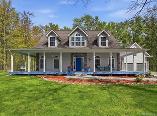 5790 Roberts Rd, Cottrellville, MI 48039
