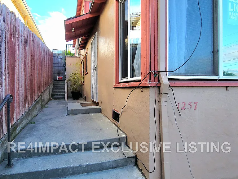 1257 E 34th St — Photo 2